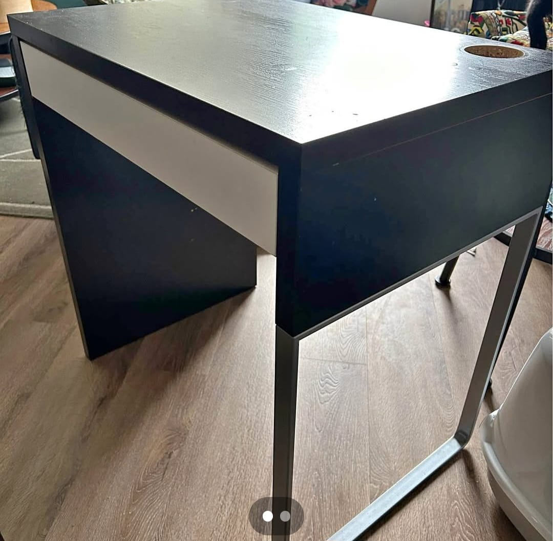 IKEA Micke Desk - black and white - photo 2