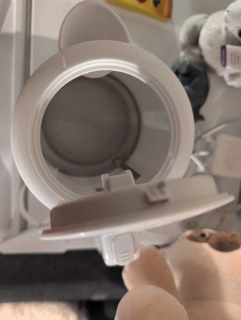 Toastmaster 1.7L Electric Kettle - White image indicator(2)