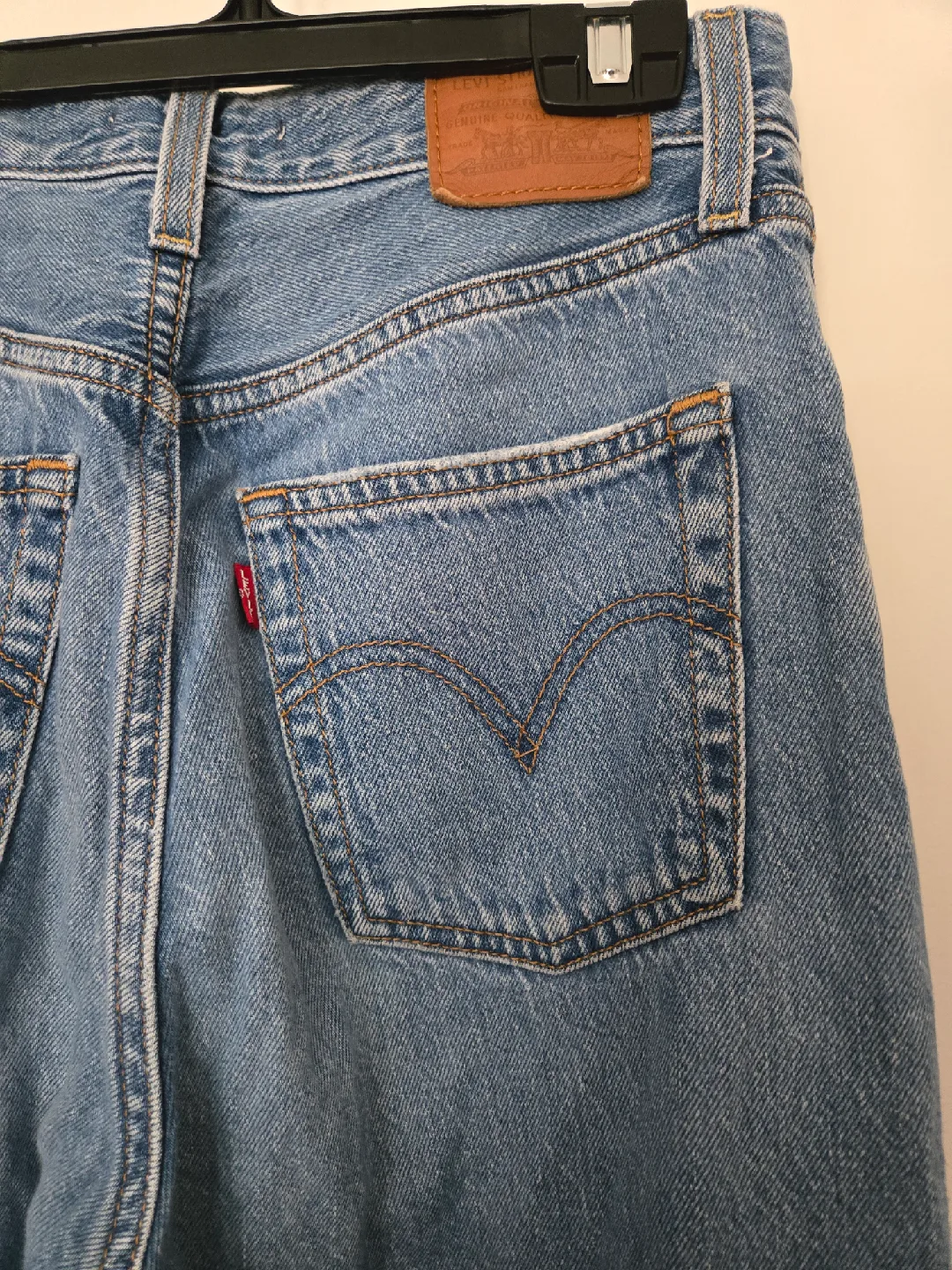 Levi's Ribcage Straight Jeans - Size 27 image indicator(6)