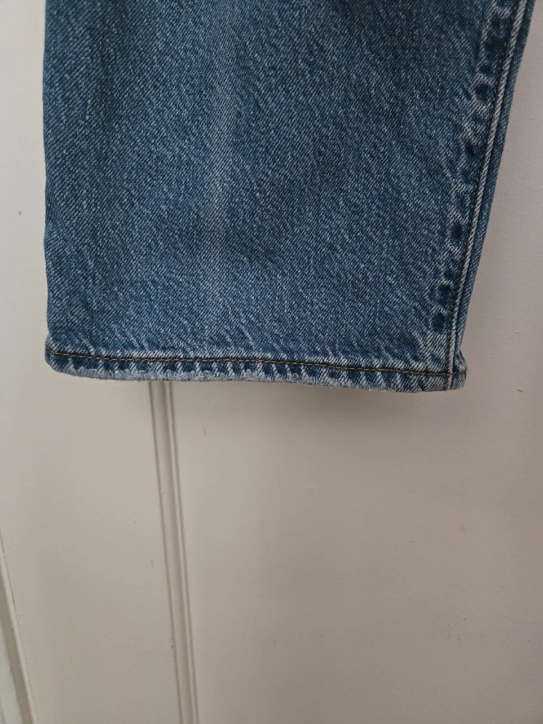 Levi's Ribcage Straight Jeans - Size 27 image indicator(10)