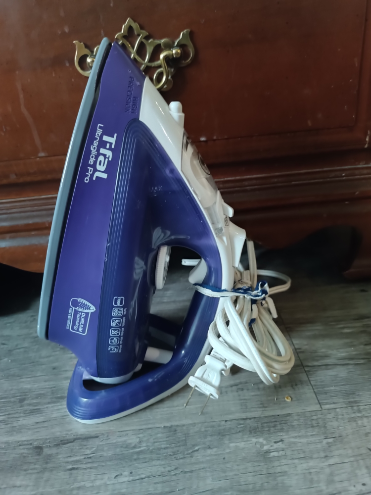 T-fal Ultraglide Pro Iron - photo 4