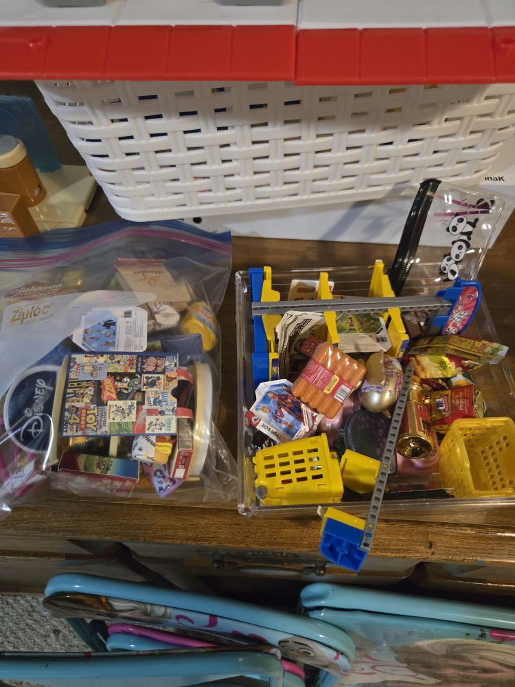 Mini Brands & Mini Mart Playset - photo 2