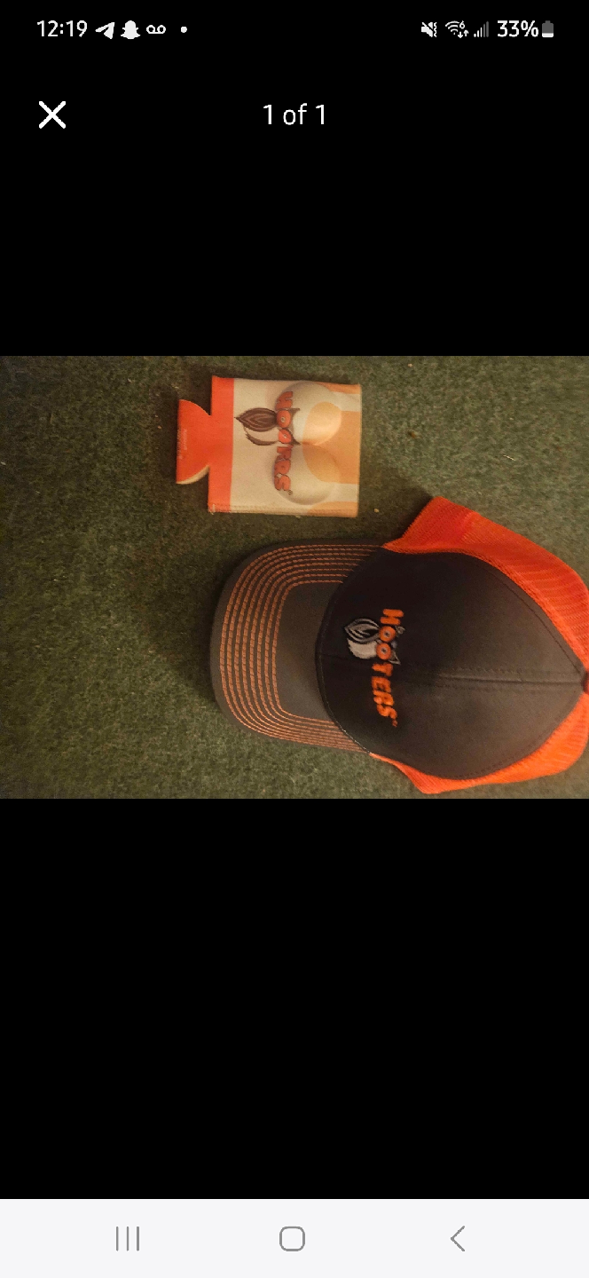 Hooters Hat & Koozie Set