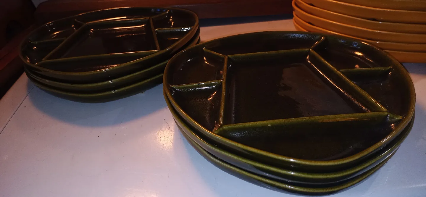 6-  1970s Canadiana Sunburst Fondue/Dinner Plates image indicator(4)