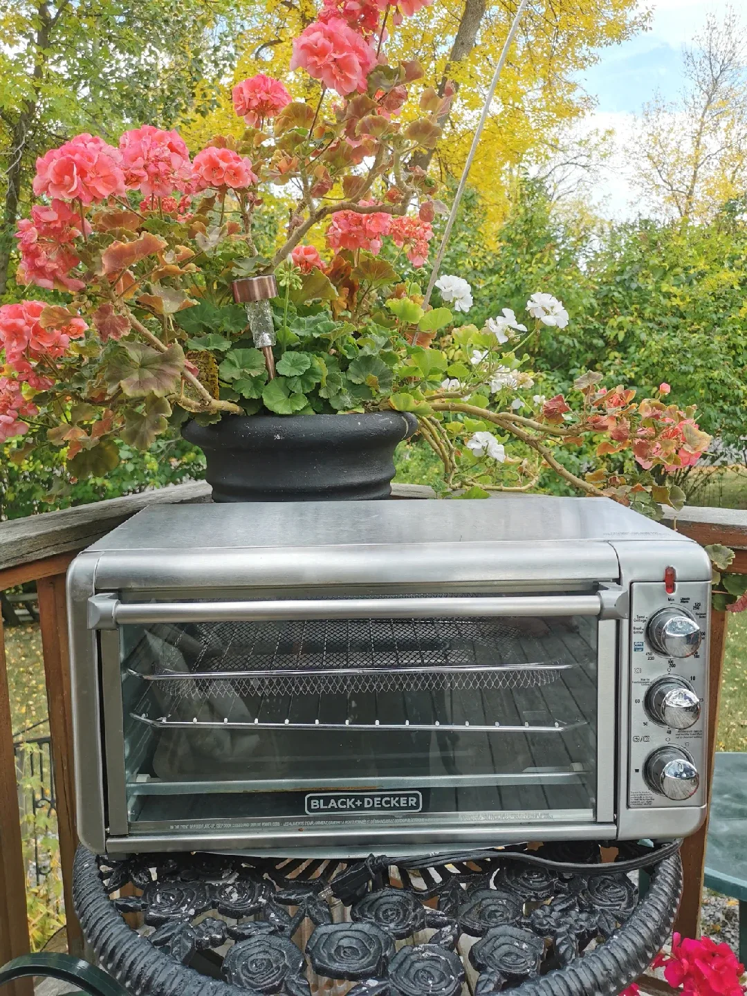 Black+Decker Toaster Oven Extra Wide image indicator(4)