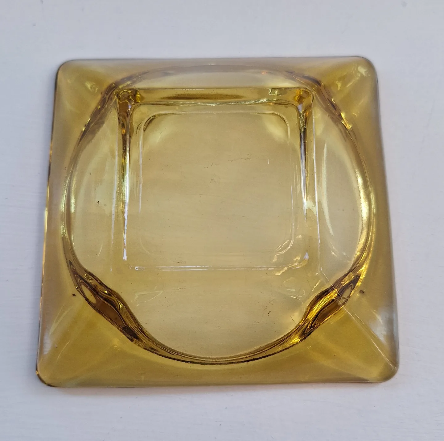 Vintage Amber Glass Ashtray image indicator(2)
