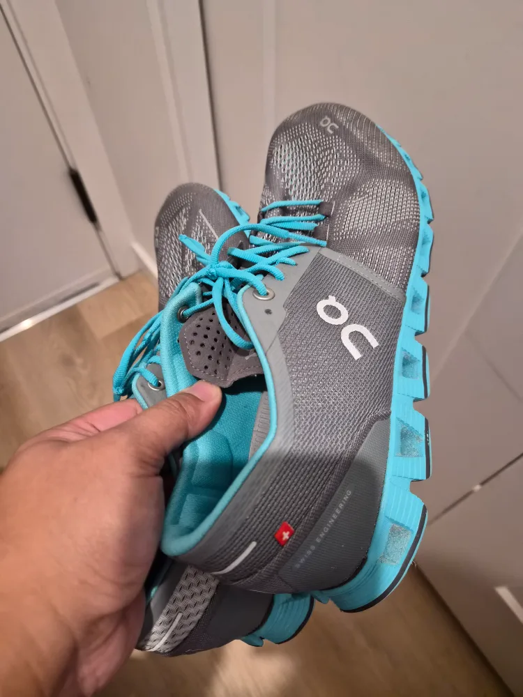 On Cloud Women's Running Shoes, Size 9.5