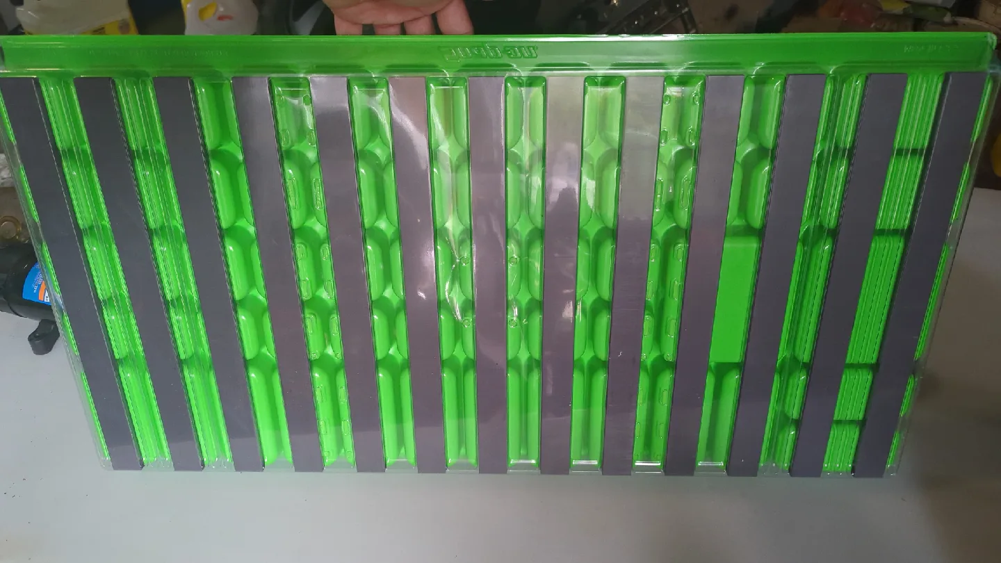 Snap-on Magnetic Tray Organizer, Green image indicator(2)