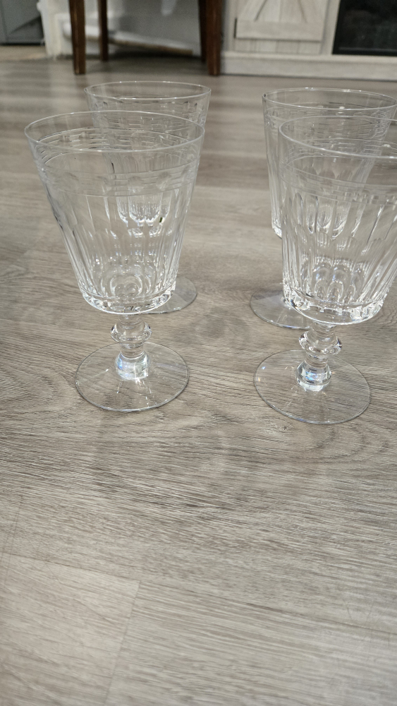 Set of 4 Vintage Etched Wine Glasses - photo 2