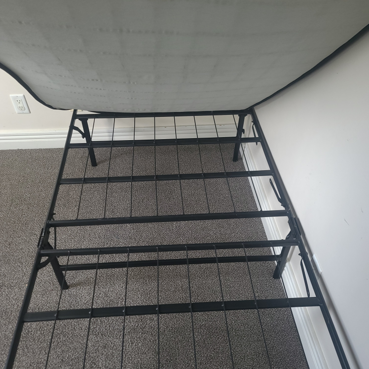 Twin mattress with sturdy Metal Frame - photo 4