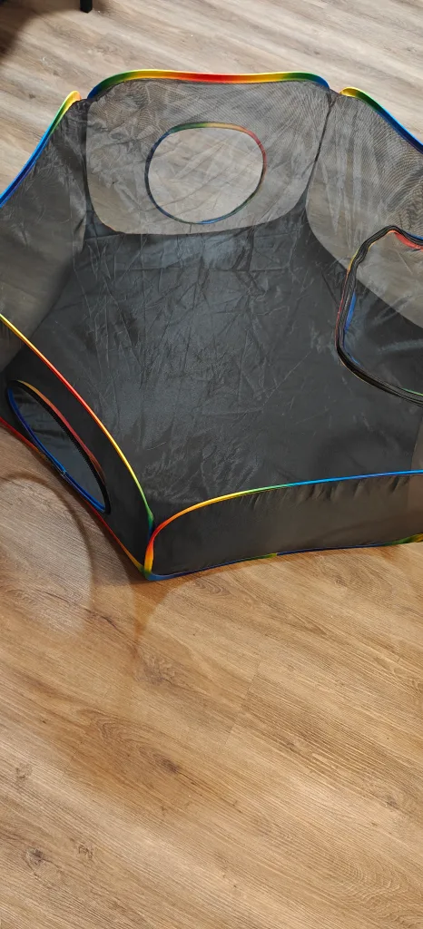 Cat/Dog Playpen w/ Rainbow Trim image indicator(5)