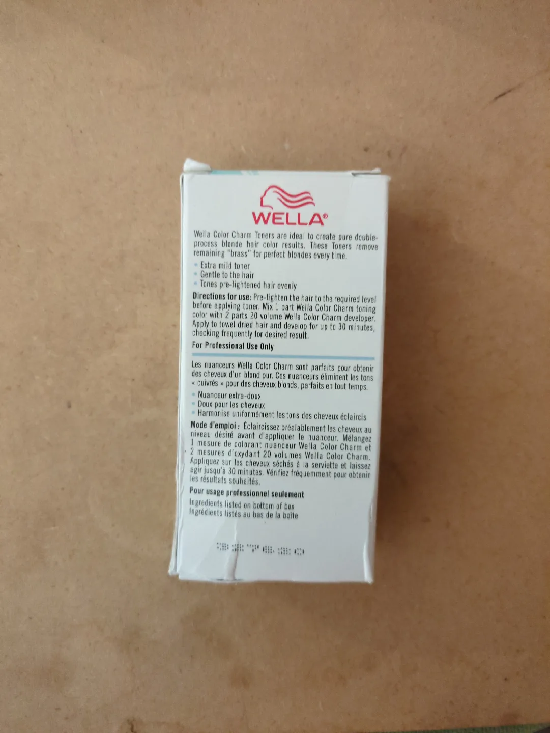 **Go Blonde with Salon-Quality Hair Colour** image indicator(3)