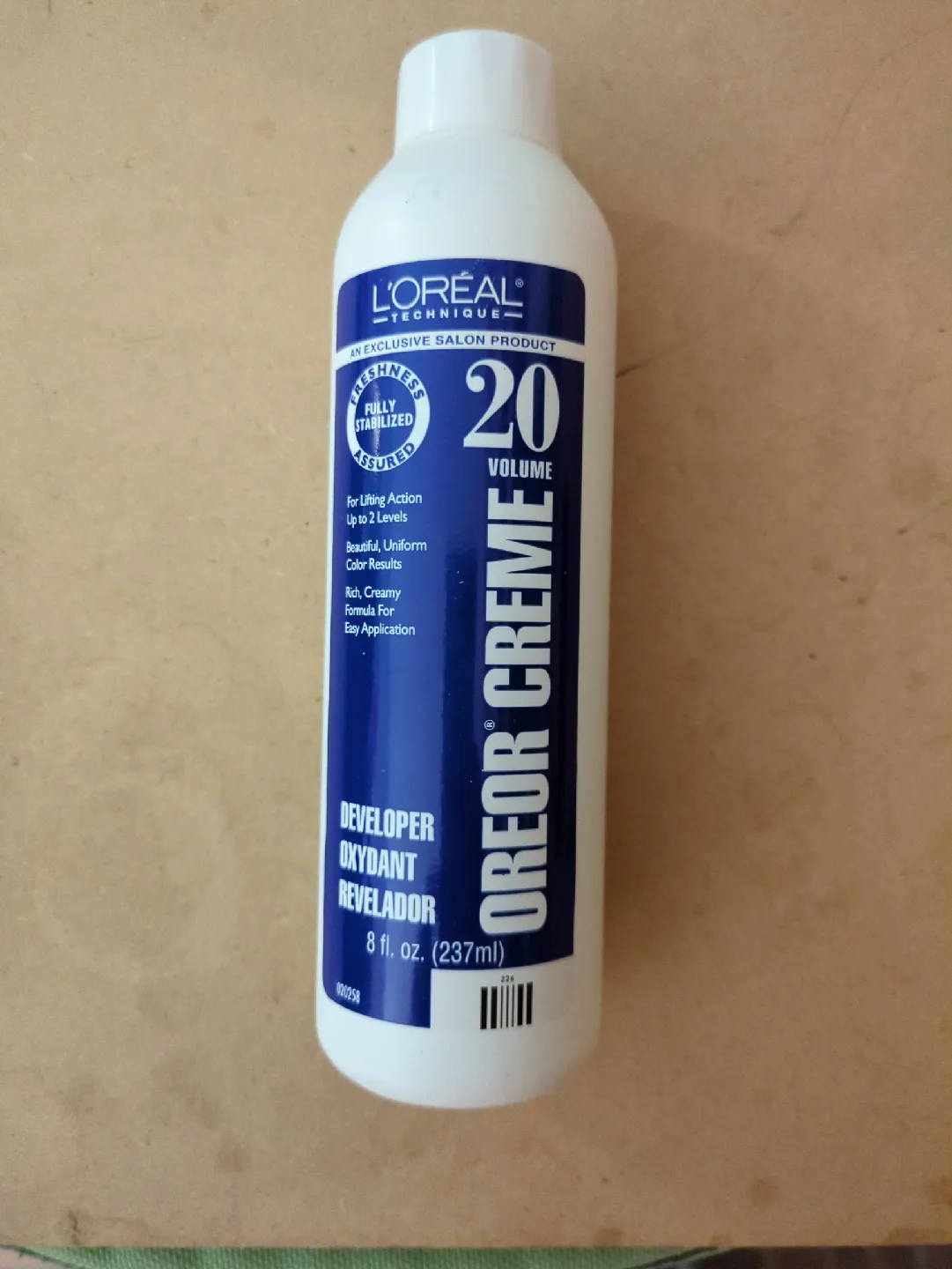 **Go Blonde with Salon-Quality Hair Colour** image indicator(6)