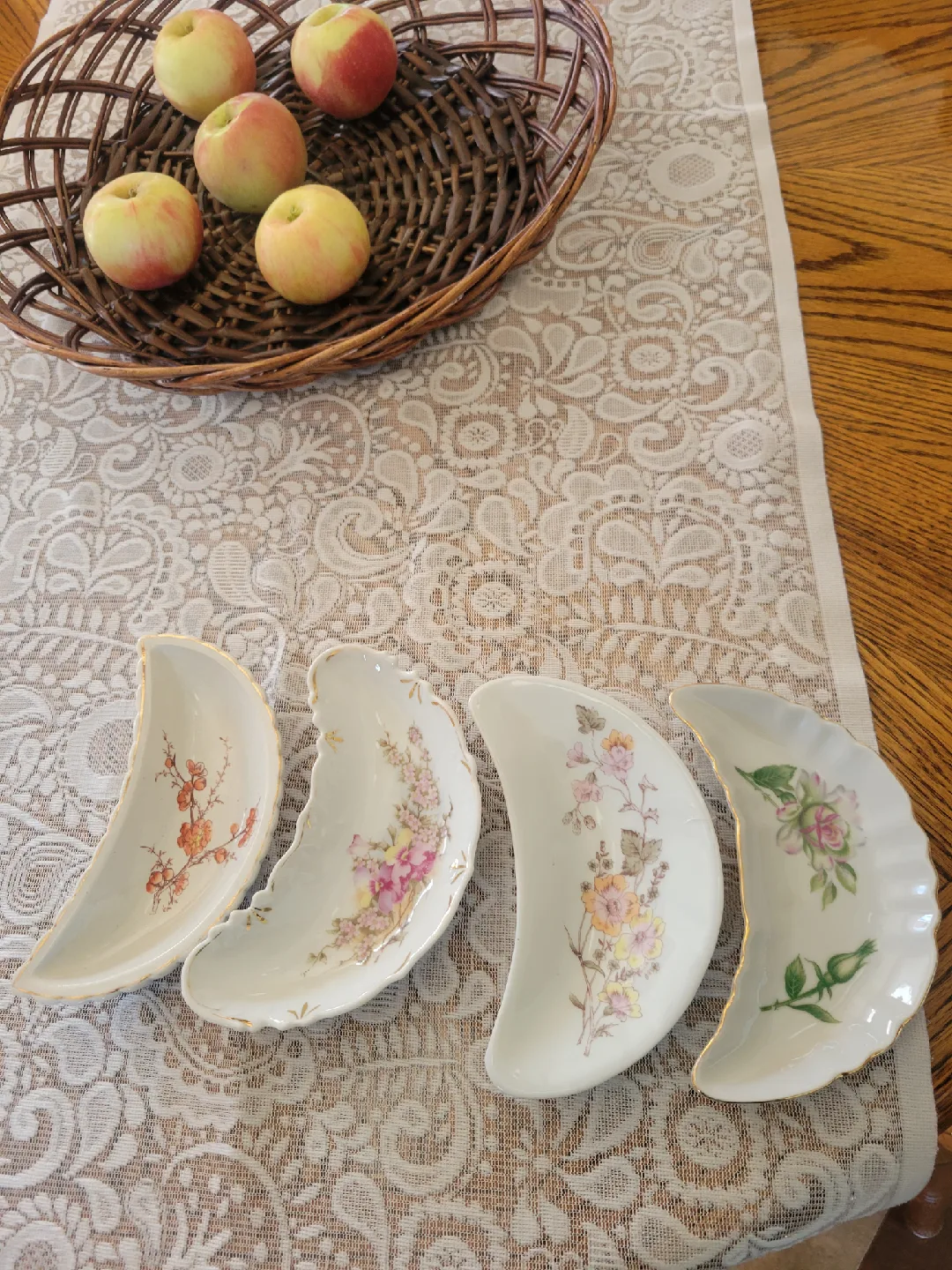 Vintage Victorian Floral Crescent Dishes, Set of 4 thumbnail