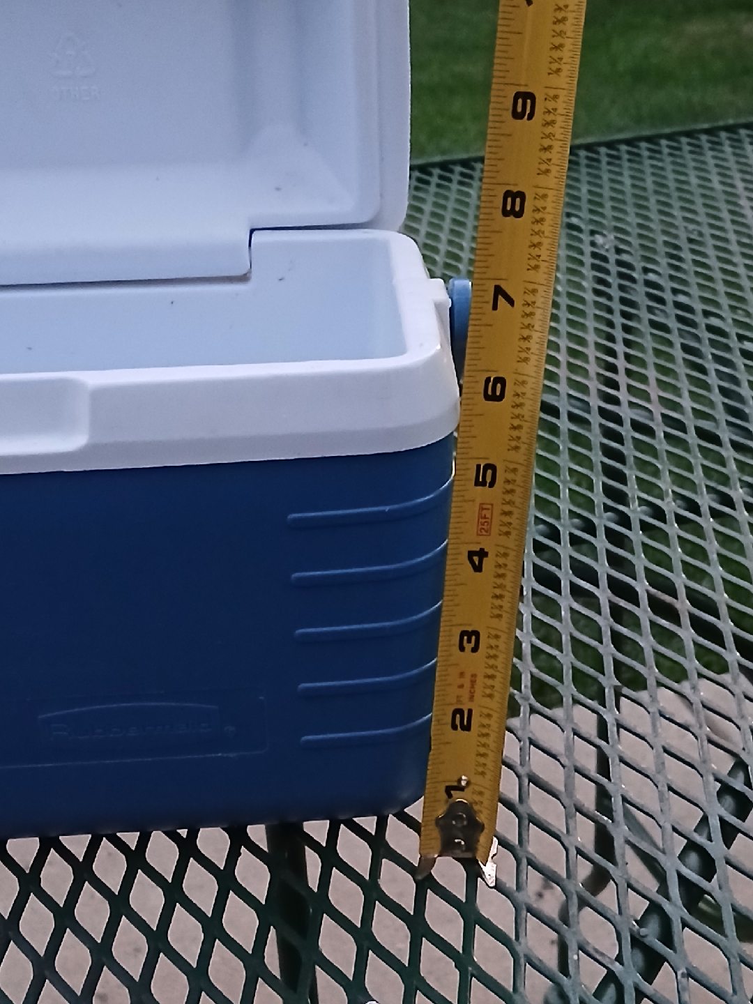 Rubbermaid Blue Cooler - photo 4