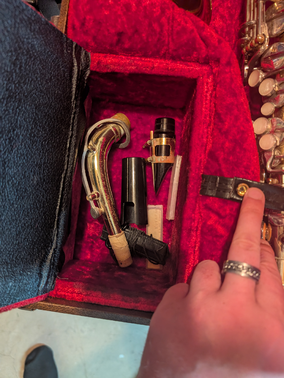 beautiful Armstrong saxophone with the case and accessories - photo 2