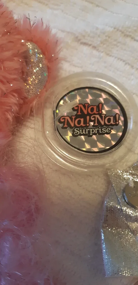 Na Na Na Surprise Glam Series Doll with accessories image indicator(3)