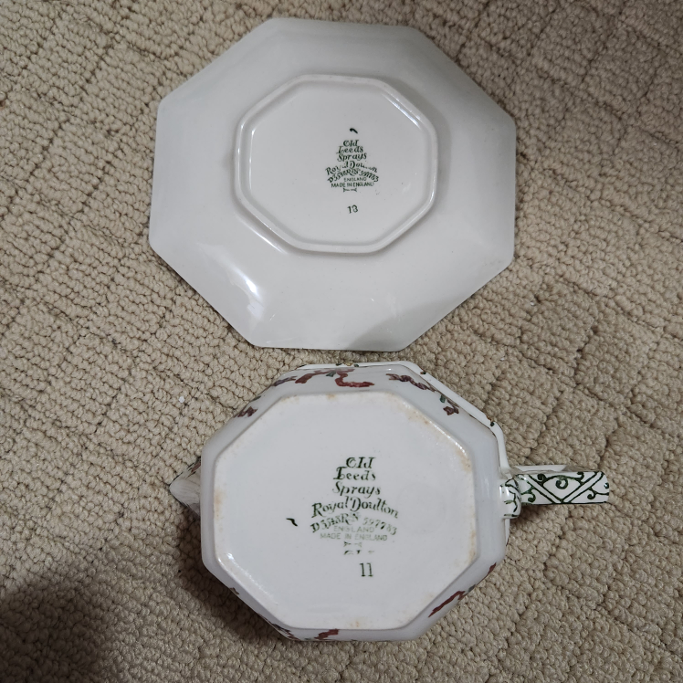 Royal Doulton Old Leeds Sprays Gravy Boat & Saucer - photo 2