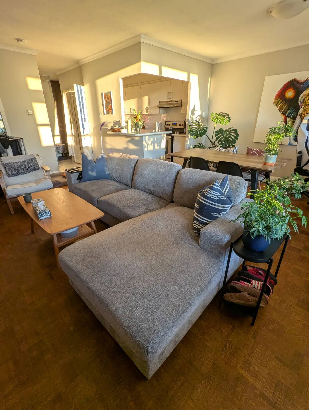 Candace & Basil Ossington Sectional image indicator(2)