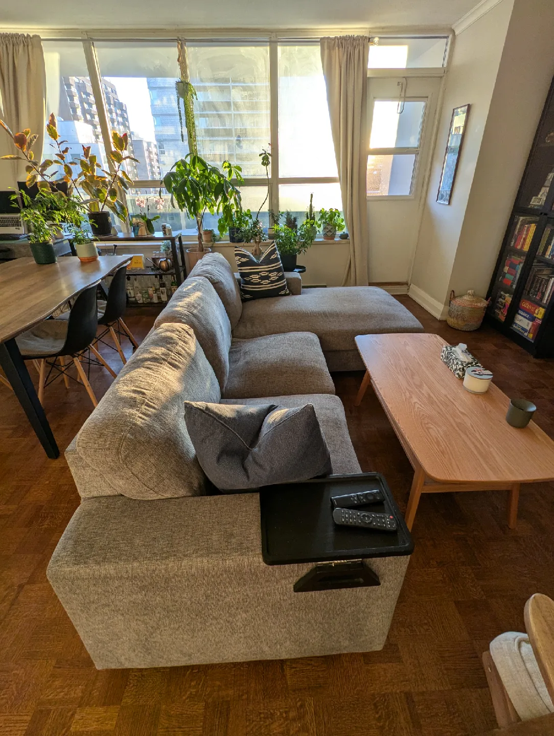 Candace & Basil Ossington Sectional image indicator(4)