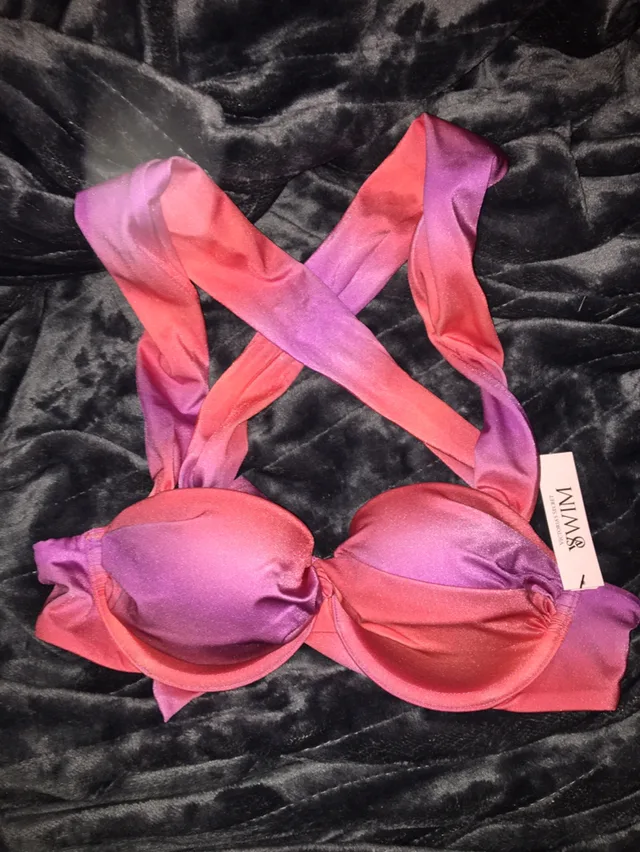 BNWT VICTORIAS SECRET SWIM TOP size B34 thumbnail