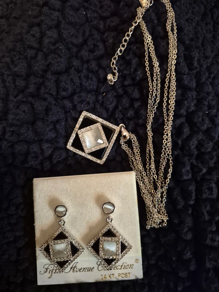 Fifth Avenue Collection Necklace & Earrings Set thumbnail