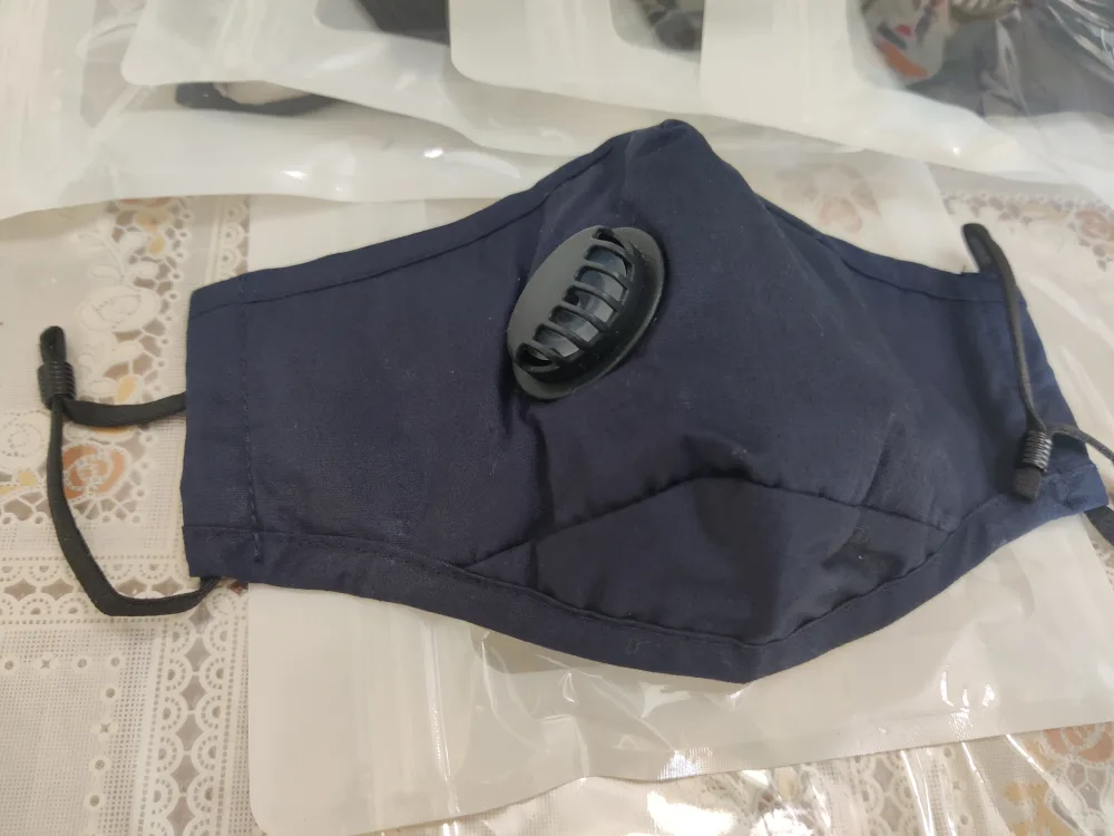 Popular Face Masks with filter 5 pieces image indicator(2)