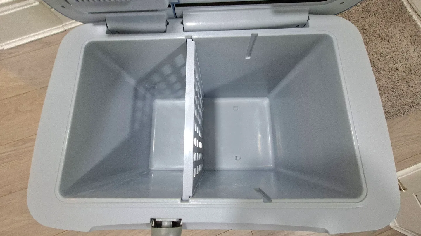 Mobicool portable electric cooler and warmer with charger image indicator(5)