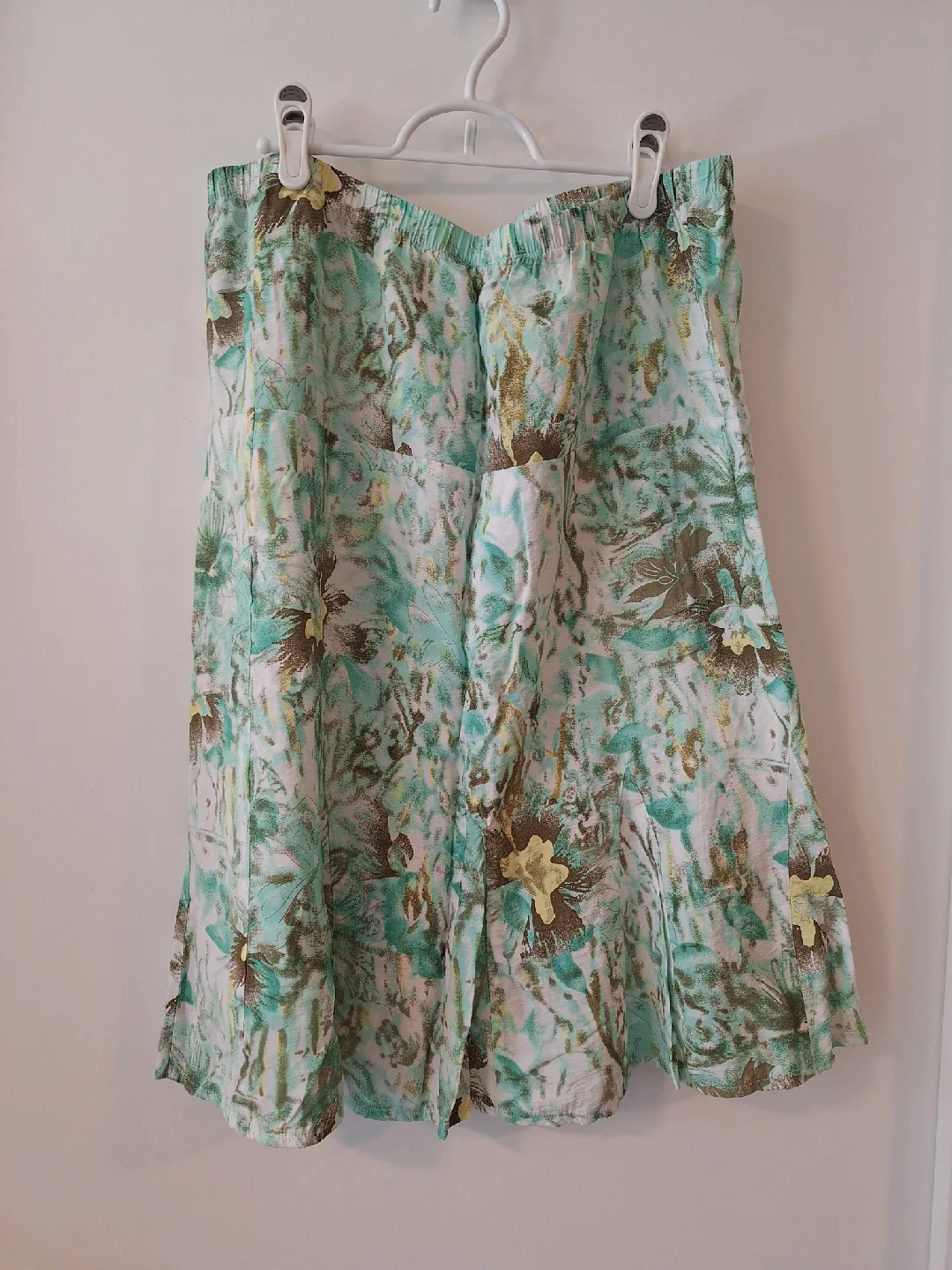 Floral Skirt - sz Large image indicator(3)