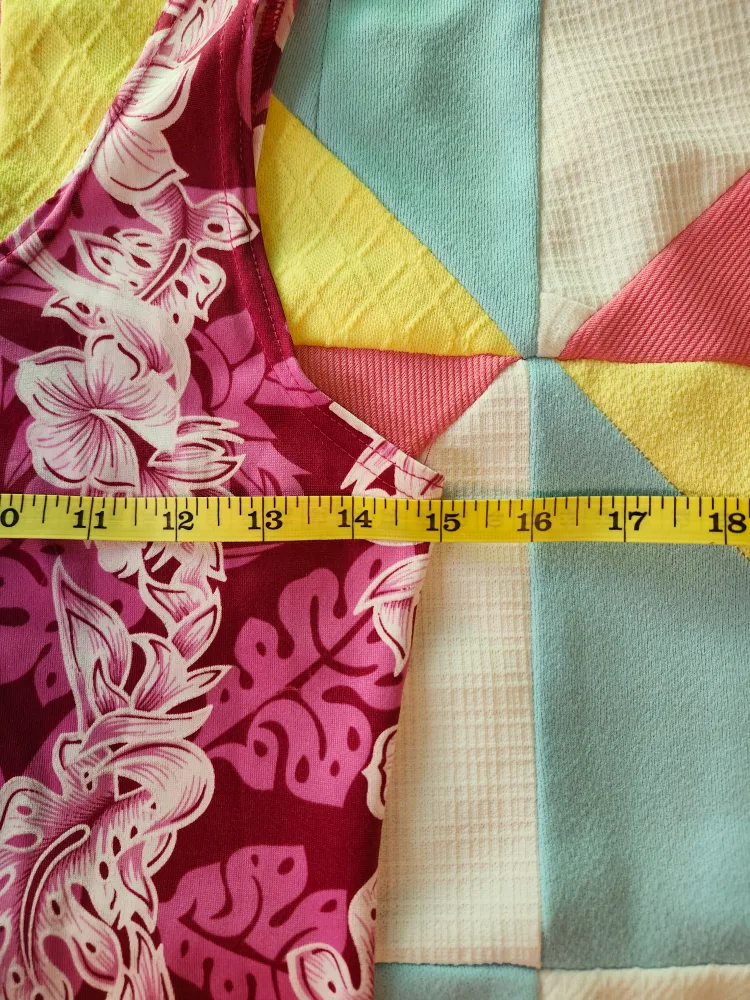 2000s Hawaiian floral tank top/swim top image indicator(4)