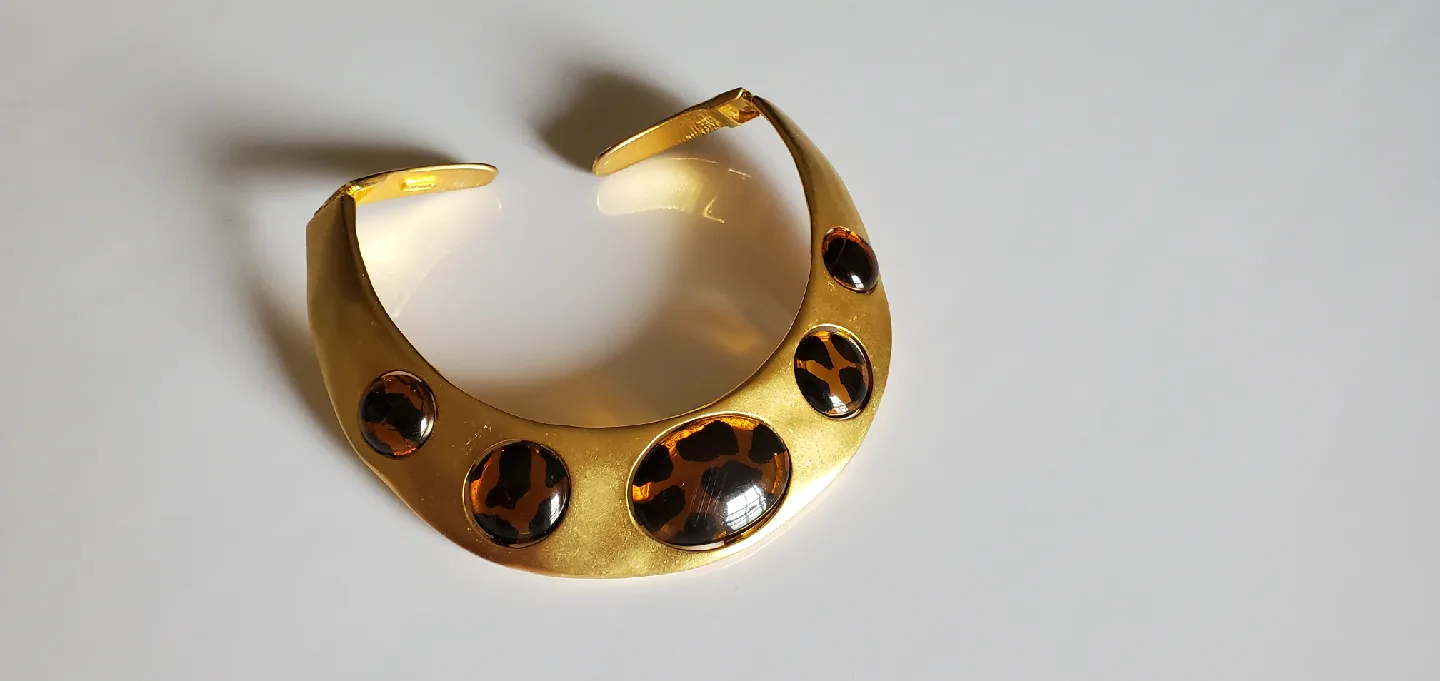 IVANA Gold Statement Choker Necklace image indicator(3)