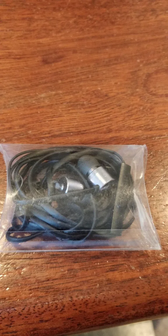 Headphones - Black 🥕 thumbnail