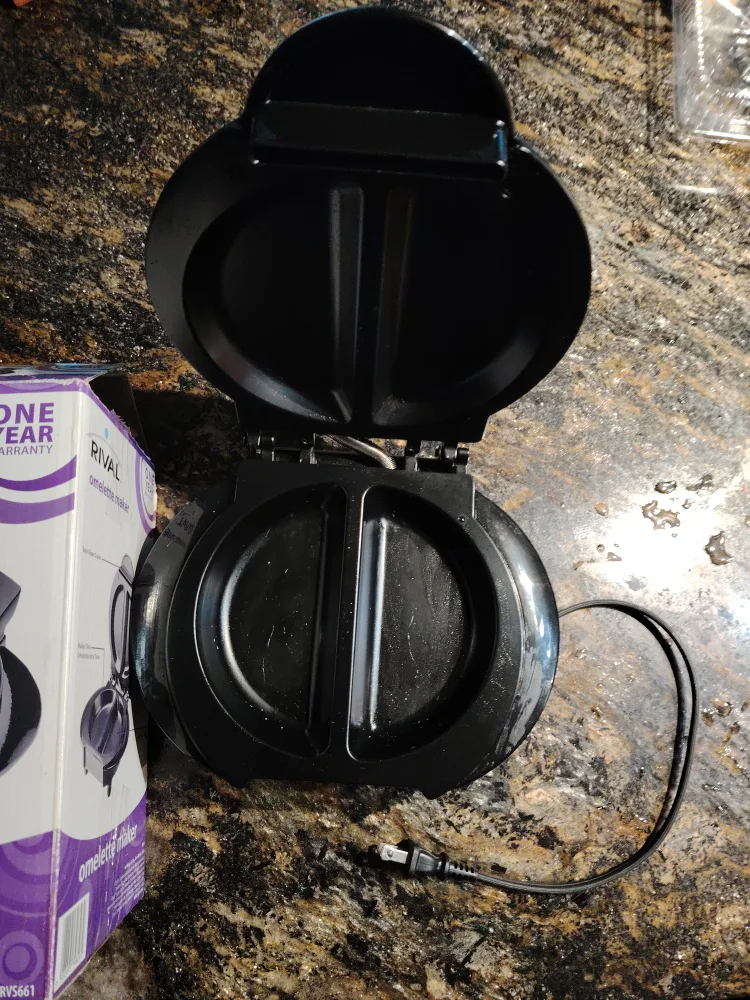 Rival Omelette Maker - Makes Two at Once! image indicator(3)