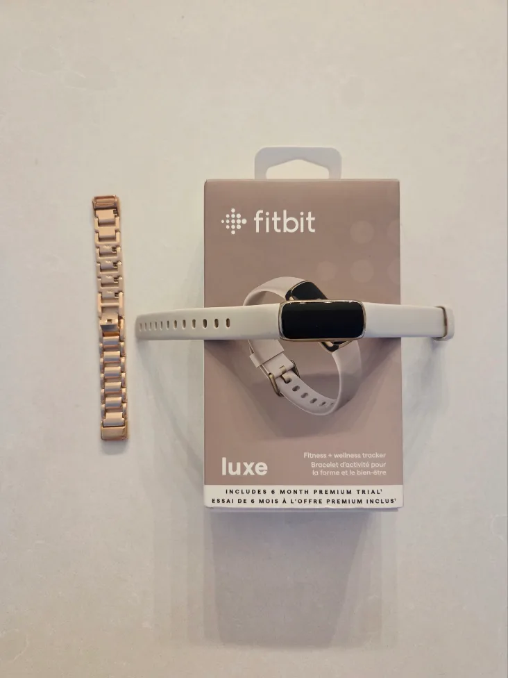 Fitbit Luxe Fitness + Wellness Tracker with Extra Band thumbnail