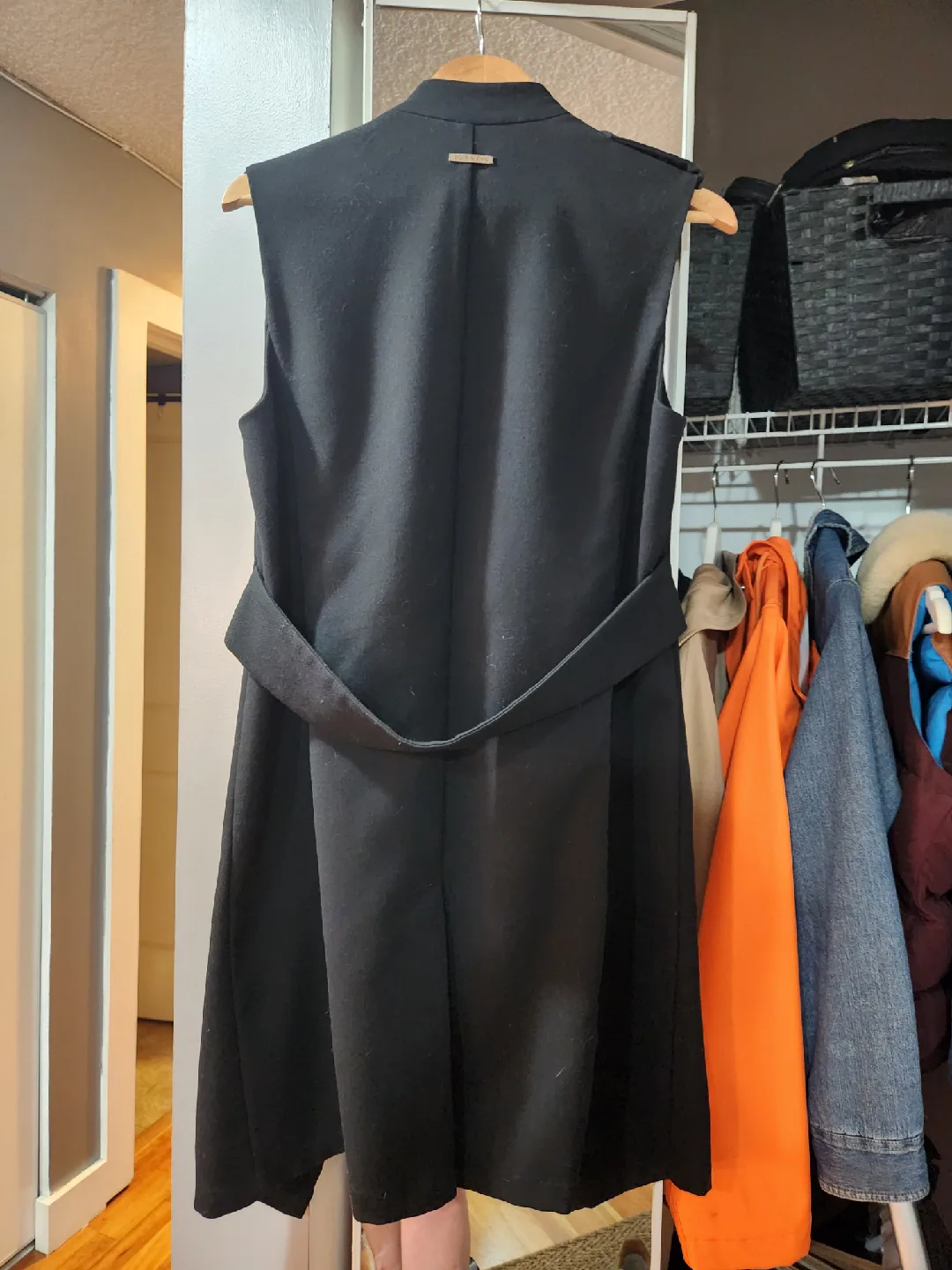 Soia & Kyo Black Sleeveless Vest - Size S/P image indicator(2)