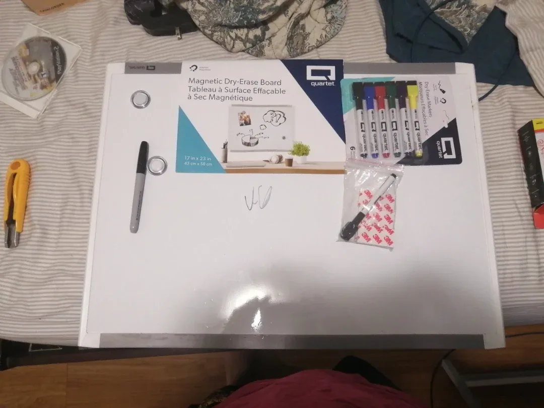 Quartet Magnetic Dry-Erase Board 17x23in + Markers image indicator(3)