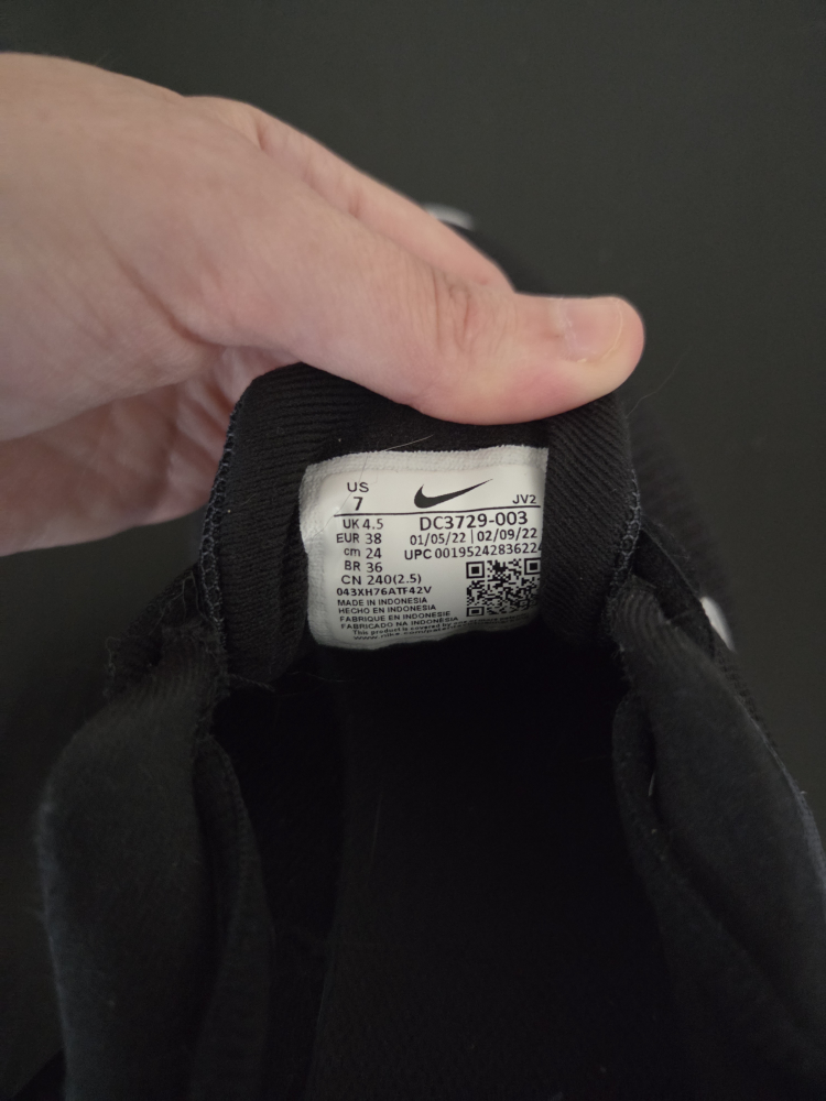 Nike Revolution 6 Running Shoes - US 7 🥕 - photo 3