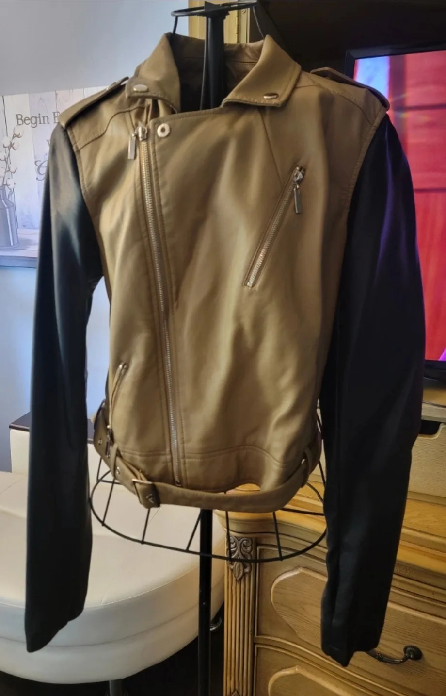 Guess Beige & Black Moto Jacket Size M image indicator(2)