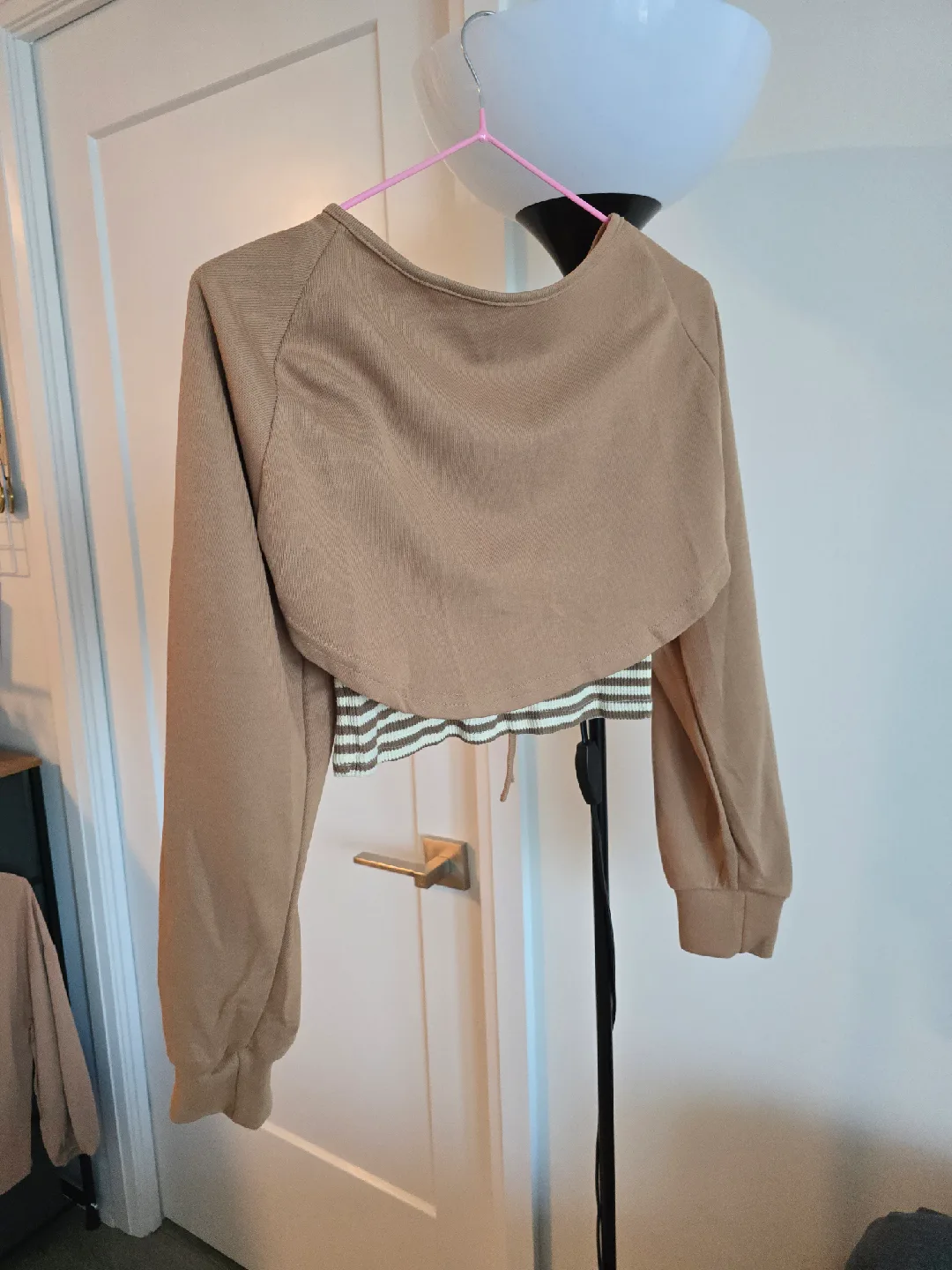 Brown Crop Top & Cardigan Set image indicator(3)