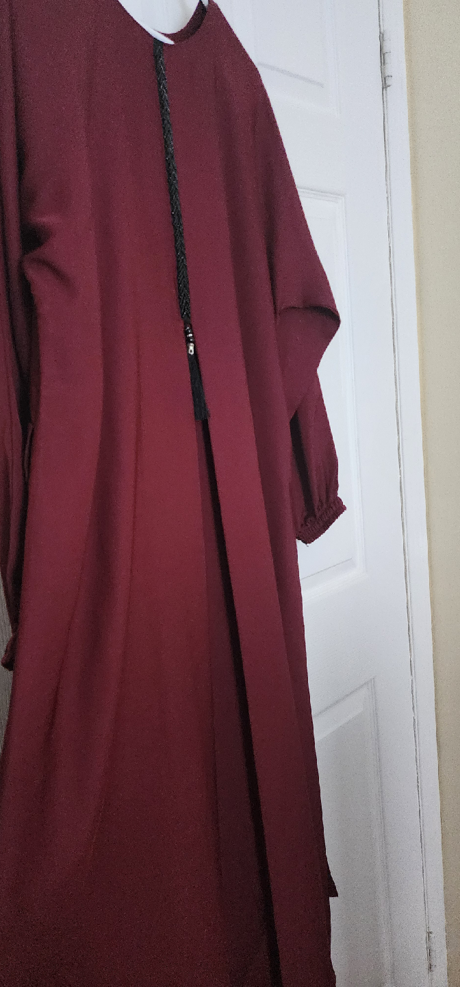 Brand New Maroon Abaya – Size 56 – Made in Dubai - photo 3