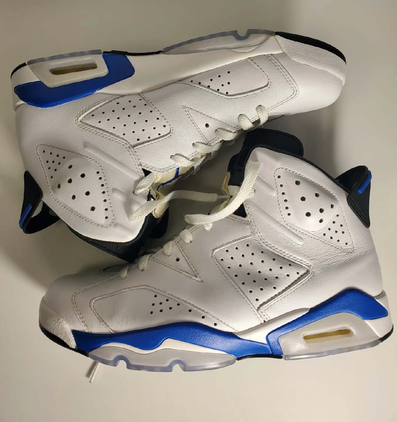 Men’s Jordan 6 Retro Sport Blue Comes W/Box 384664-107 Size 9.5 image indicator(7)