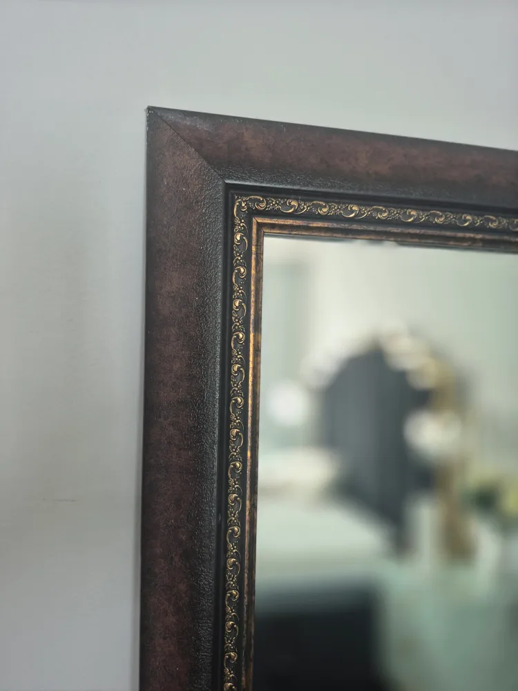 Framed Wall Mirror image indicator(2)