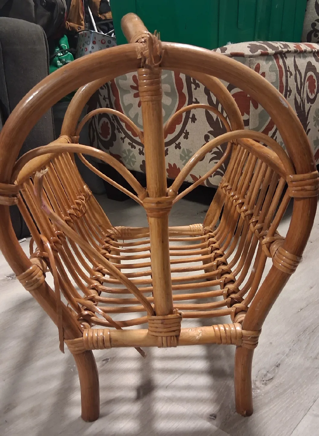 Wicker Magazine Rack thumbnail