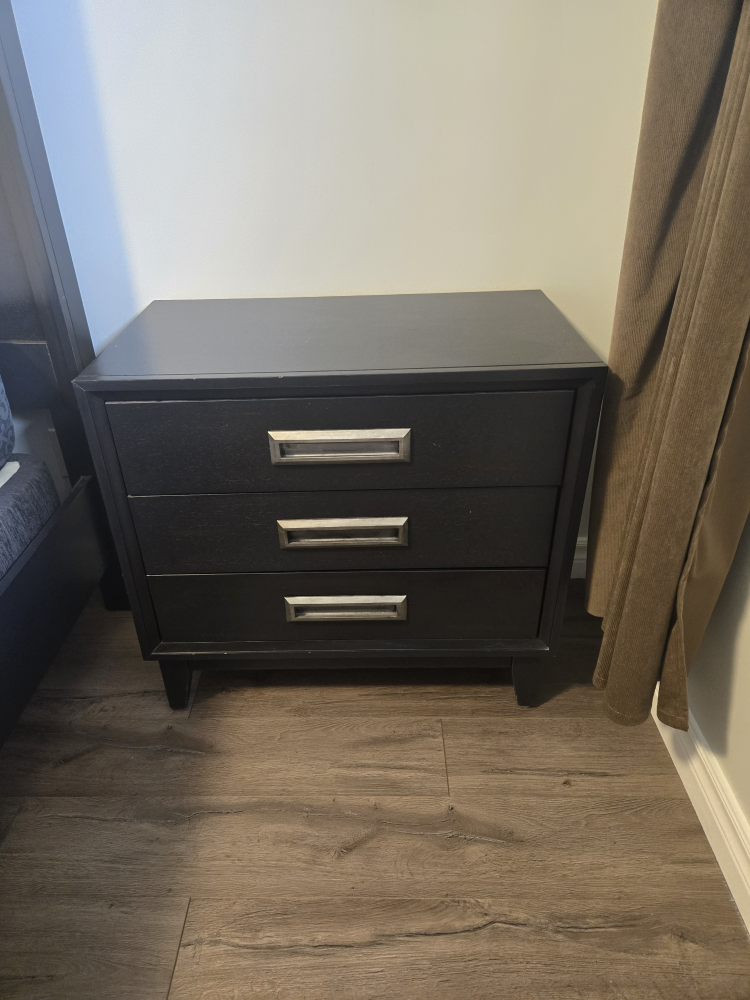 King size bed black Dresser and Nightstand Set - photo 4