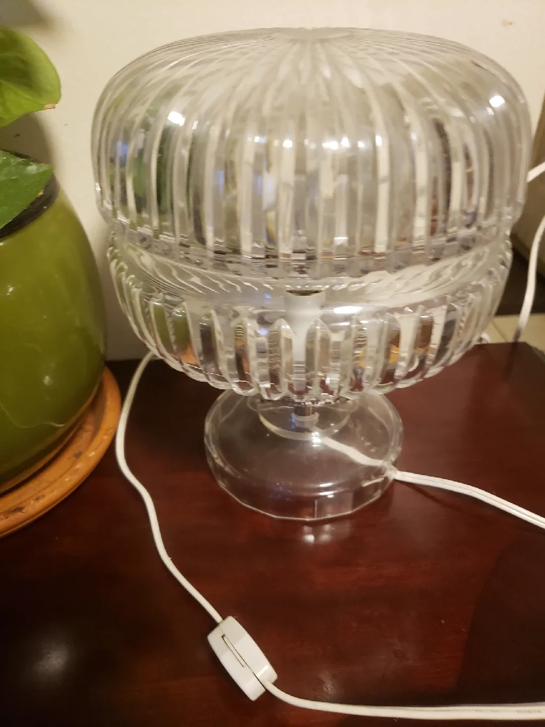 Clear Glass Ribbed Table Lamp image indicator(3)