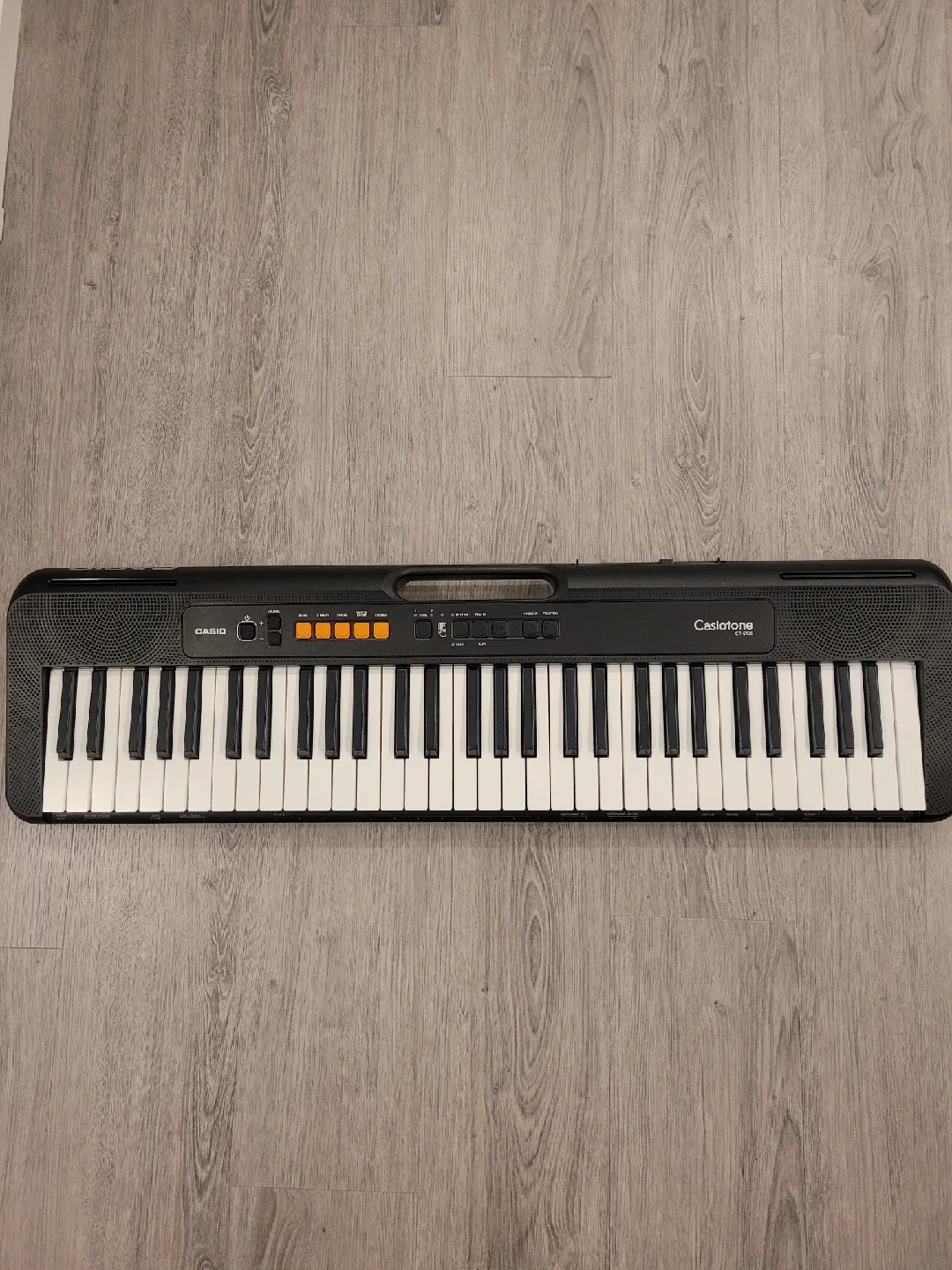 Casio CT-S100 Electronic Keyboard - Great Condition! thumbnail