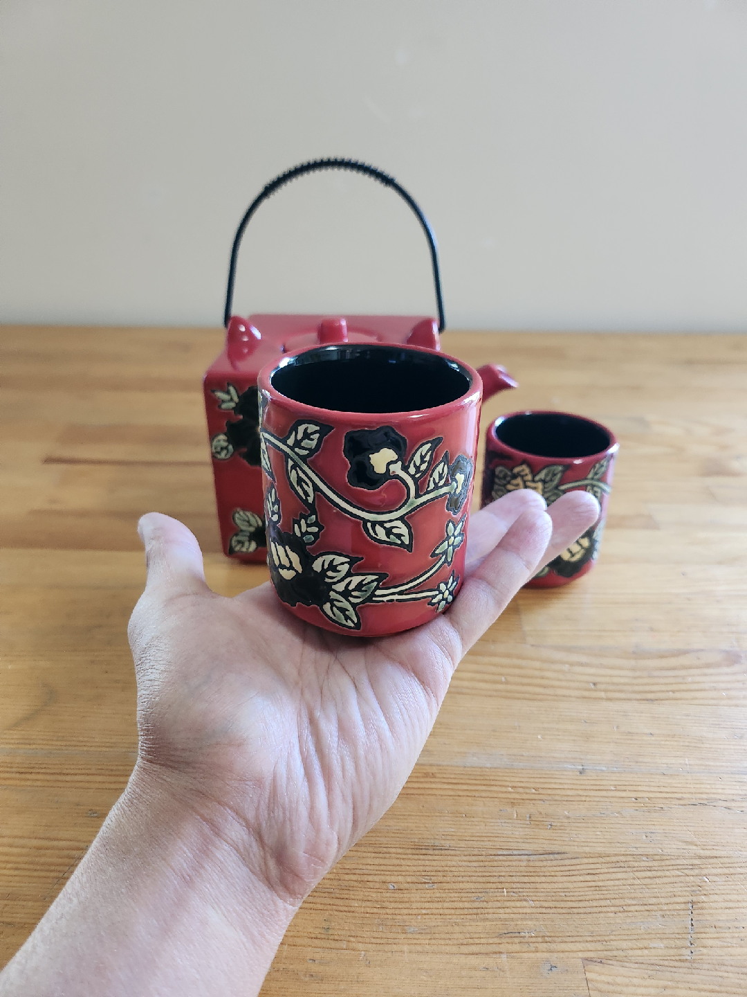 Red Floral Tea Set - Teapot and Two Cups - photo 4