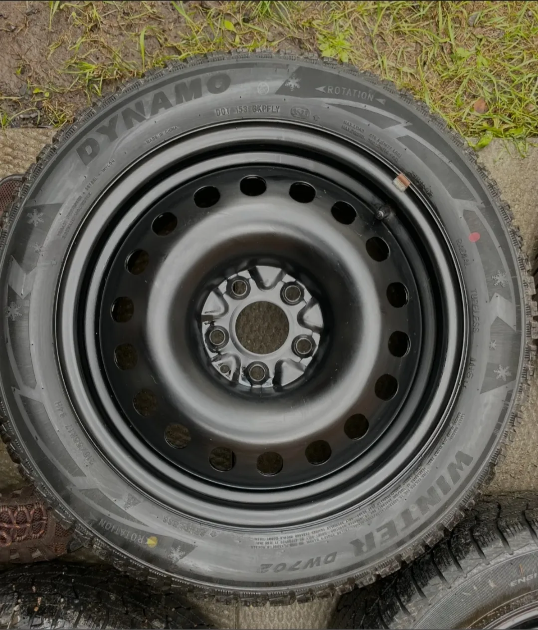 Dynamo Winter Tires on Steel Rims image indicator(3)