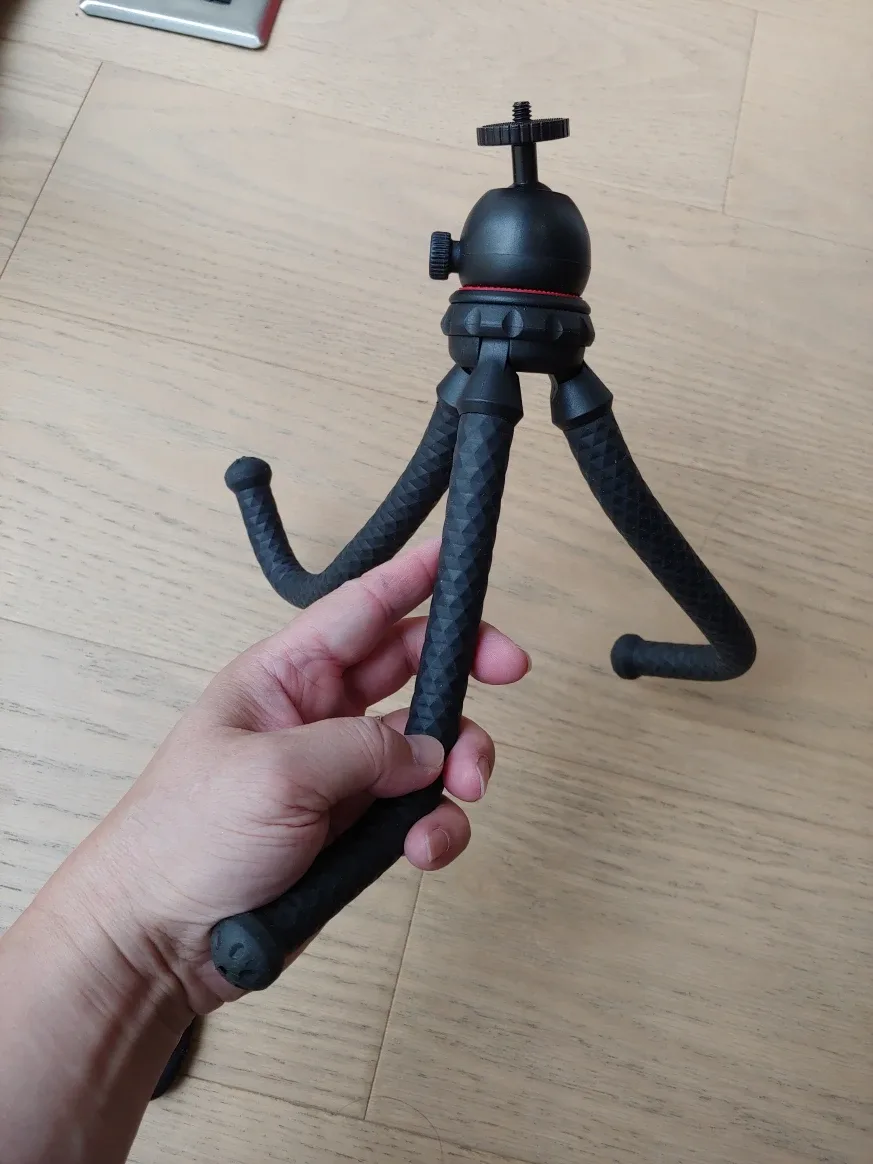 Octopus Flexible Tripod, New, With Selfie Remote Controller thumbnail