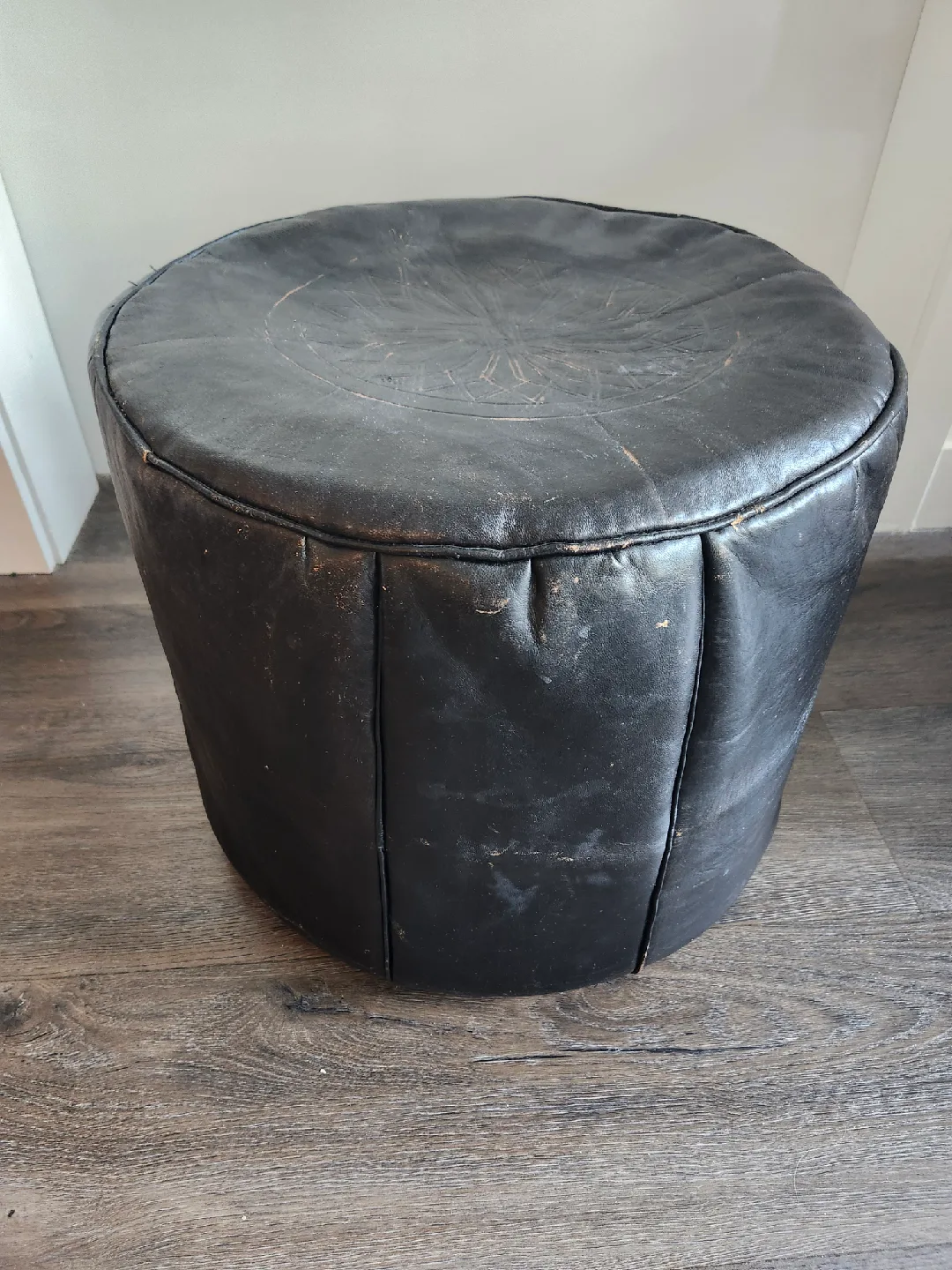Black Leather Pouf Ottoman 🥕 thumbnail